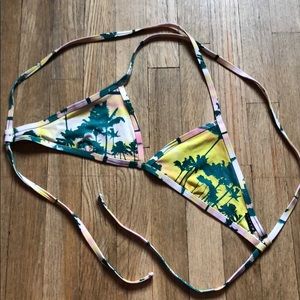 Rare Hawaiian Jolyn triangle top